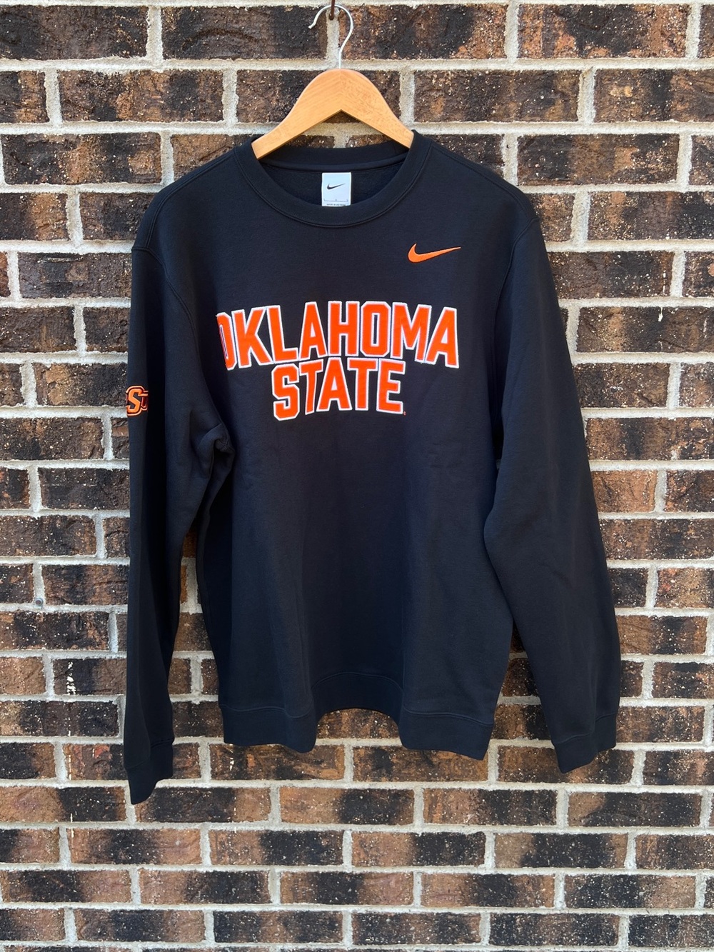 Nike OSU Oklahoma State Black Crewneck Sweatshirt with Orange Logo - L